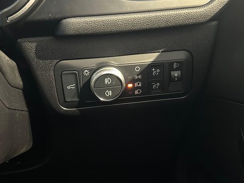 Ford Kuga 1.5T EcoBoost Titanium Edition Euro 6 (s/s) 5dr 37