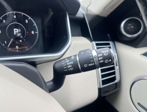 Land Rover Range Rover 3.0 Range Rover Vogue TDV6 Auto 4WD 5dr 18