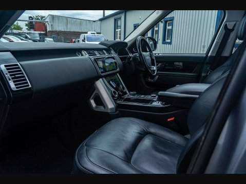 Land Rover Range Rover 3.0 Range Rover Vogue SE D MHEV Auto 4WD 5dr 9