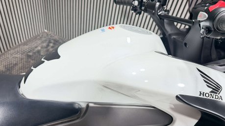 Honda VFR 2011 ONLY 22K NEW MOT SERVICED TOP BOX TOURER 800CC 21