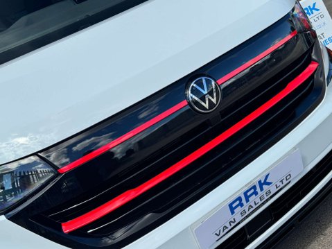 Volkswagen Transporter 2.0 TDI T30 Commerce Plus Panel Van 5dr Diesel Auto FWD SWB Euro 6 (s/s) (1 8