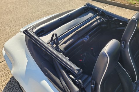 Porsche 911 CARRERA 2 52
