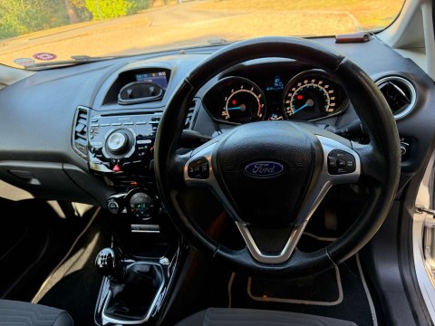 Ford Fiesta 1.0 Fiesta Titanium 5dr 10