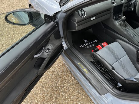 Porsche 718 CAYMAN GT4 RS PDK 54