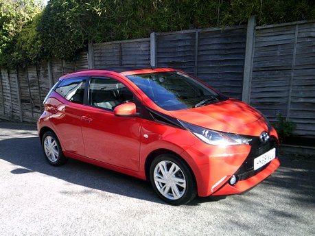 Toyota Aygo VVT-I X-PRESSION X-SHIFT WITH OPEN BLACK ROOF