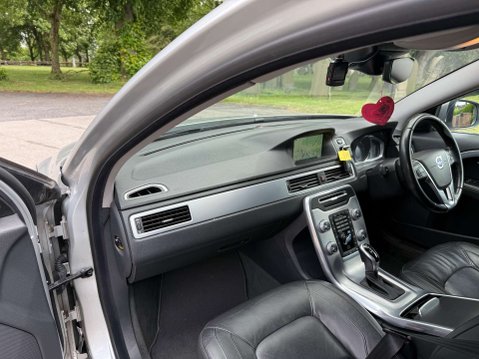 Volvo V70 2.0 V70 SE Luxury D4 Auto 5dr 10