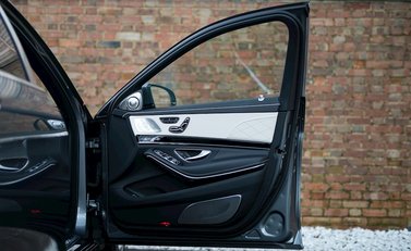 Mercedes-Benz M Class S600 23