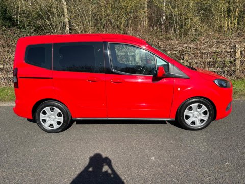Ford Tourneo Courier ZETEC TDCI 6