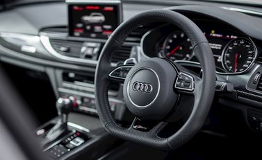 Audi RS6 Avant Performance 11