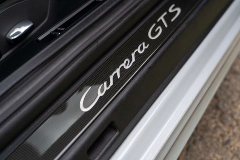 Porsche 911 3.8 911 Carrera GTS PDK 13