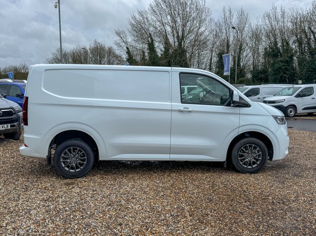 Volkswagen Transporter AUTO SWB L1H1 Commerce Pro T30 Alloys Cruise Sensors EURO 6 NO VAT 5
