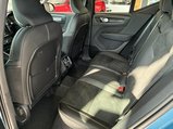 Volvo XC40 2.0 B4 MHEV Plus Dark DCT Auto Euro 6 (s/s) 5dr 11