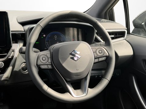 Suzuki Swace 1.8 Hybrid Motion Estata 18