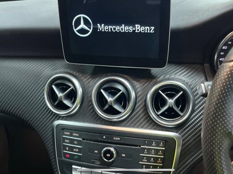 Mercedes-Benz A Class 2.1 A200d AMG Line (Premium) 7G-DCT Euro 6 (s/s) 5dr 9