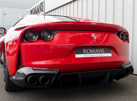 Ferrari 812 Superfast 25