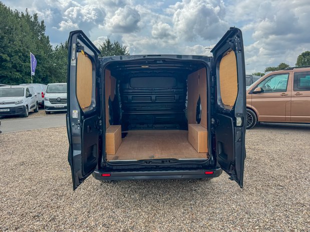 Renault Trafic SWB L1H1 Low Roof Sport SL28 Air Con Alloys Sensors Cam EURO 6 8