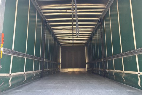 Mercedes-Benz Actros 1824L Streamspace with 8.6m Body & Tail Lift 14