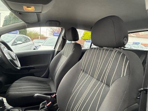 Vauxhall Corsa 1.4i 16v Exclusiv 5dr 37