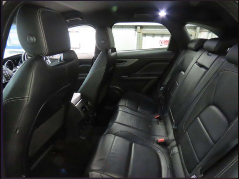 Jaguar F-Pace 3.0 D300 V6 S SUV 5dr Diesel Auto AWD Euro 6 (s/s) (300 ps) 8