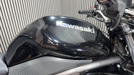 Kawasaki Er ER6 N 2010 ONLY 17K FULL LUGGAGE MOT SEPTEMBER 2027 650CC 35