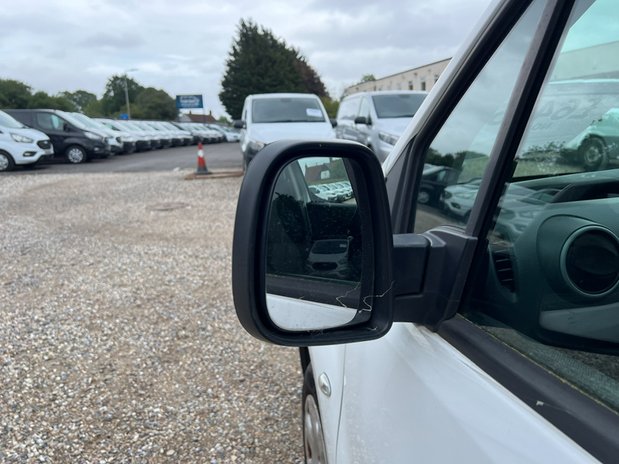Peugeot Partner SWB L1H1 Low Roof Professional Air Con EURO 6 NO VAT 17