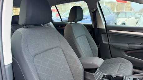 Volkswagen Golf LIFE TSI 7