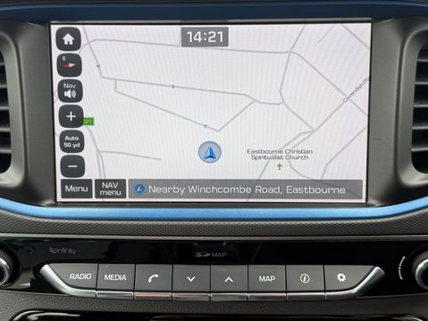 Hyundai IONIQ PREMIUM MHEV 24