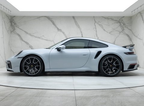 Porsche 911 Turbo S (992) 2