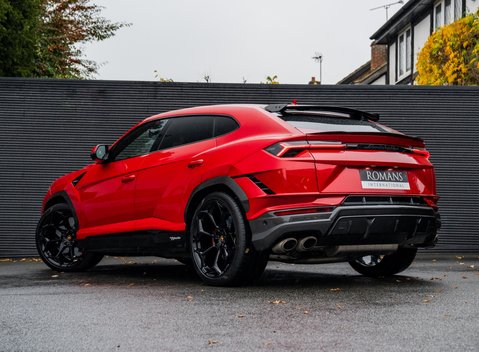 Lamborghini Urus PERFORMANTE 4