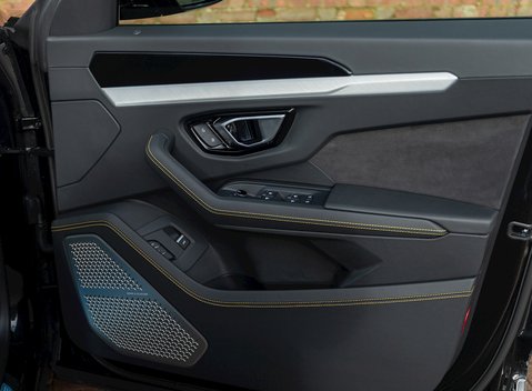Lamborghini Urus 25