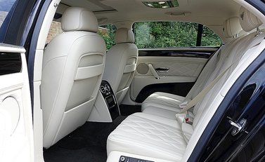 Bentley Flying Spur V8 8