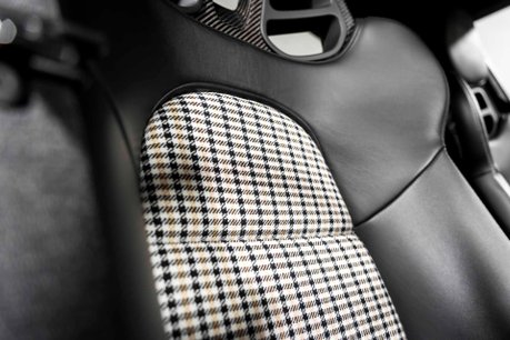 Porsche 911 GT3 TOURING. 1 OF 47 RHD CARS IN THE UK. 1 OF 4 IN CRAYON. HOUNDSTOOTH INTERIOR 23
