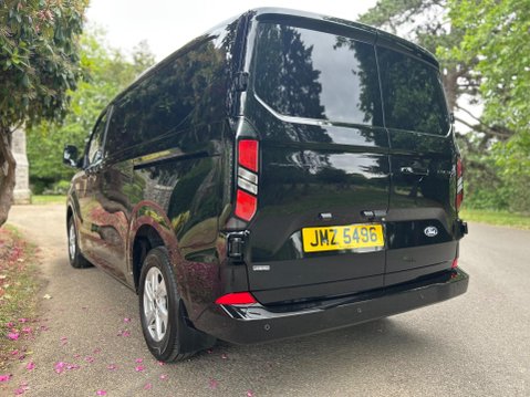 Ford Transit Custom 320 LIMITED L1H1 P/V ECOBOOST 9