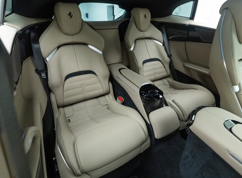 Ferrari Purosangue 18