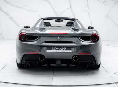 Ferrari 488 SPIDER 11