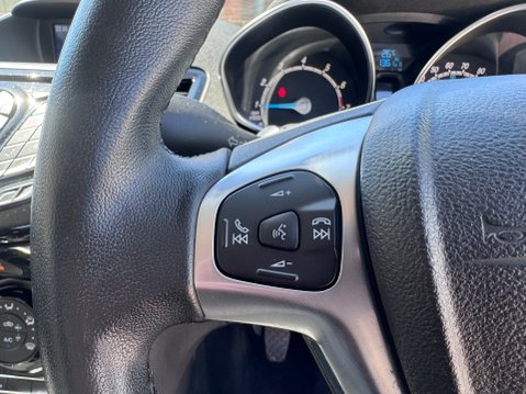 Ford Fiesta ZETEC 12