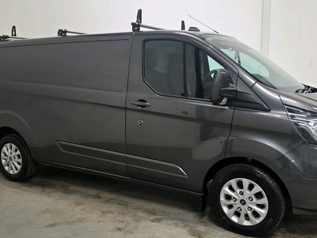 Ford Transit Custom 300 L2 DIESEL FWD 2.0 Eco Blue 170ps Low Roof Limited Van 3