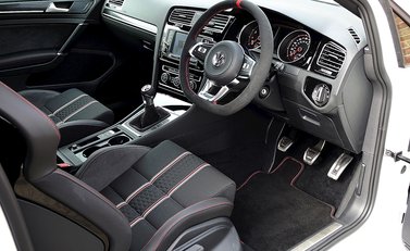 Volkswagen Golf GTI S Clubsport 11