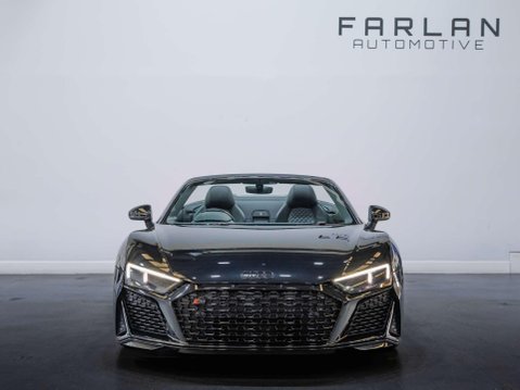 Audi R8 5.2 FSI V10 Spyder 2dr Petrol S Tronic quattro Euro 6 (s/s) (570 ps) 19