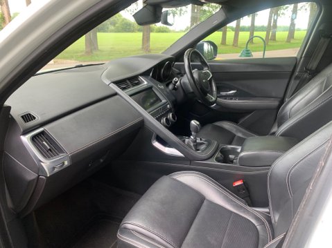 Jaguar E-Pace 2.0 Diesel R-DYNAMIC S 22