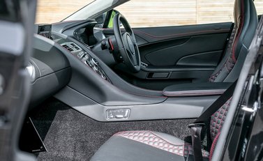 Aston Martin Vanquish 15