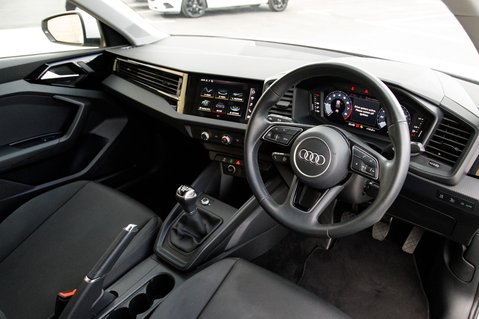Audi A1 SPORTBACK TFSI TECHNIK 4