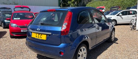 Ford Fiesta STYLE CLIMATE 16V..LOW INSURANCE..HEATED F&R SCREENS..AUX..SERVICE HISTORY 1