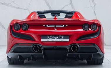 Ferrari F8 Spider 12