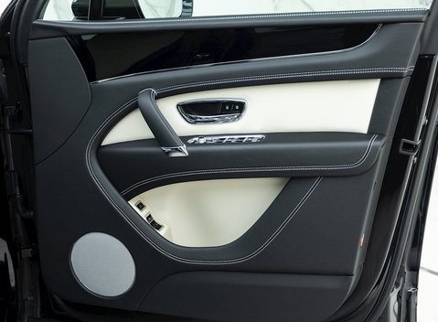 Bentley Bentayga V8 23