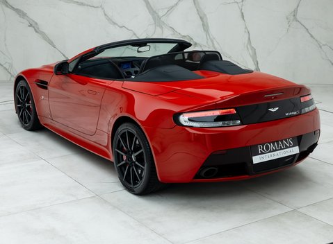 Aston Martin V12 Vantage S Roadster 10