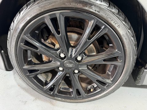 Ford Fiesta 1.0T EcoBoost ST-Line Euro 6 (s/s) 5dr 27
