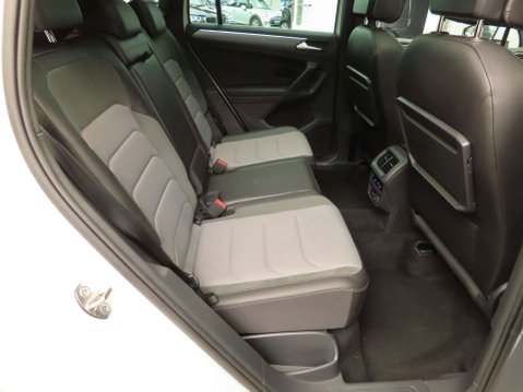 Volkswagen Tiguan 2.0 Tiguan R-Line Tech TDI 4Motion Semi-Auto 4WD 5dr 9