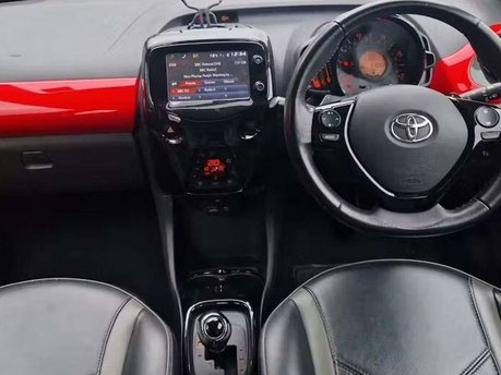 Toyota Aygo 1.0 VVT-i x-clusiv3 Hatchback 5dr Petrol x-shift Euro 6 (68 ps) 5