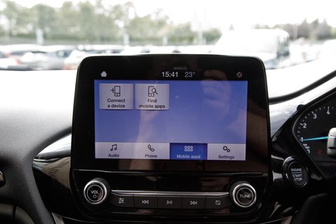 Ford Fiesta TITANIUM 24